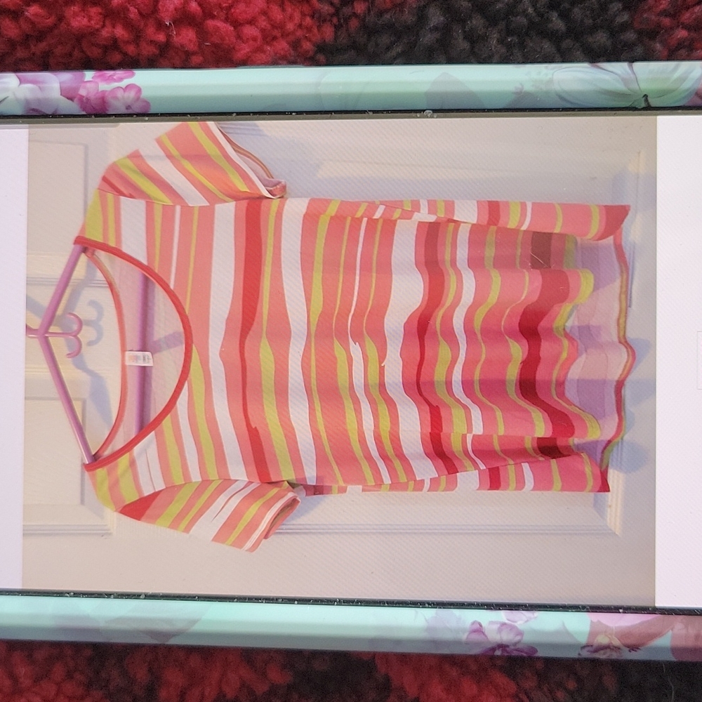 LuLaRoe tees
